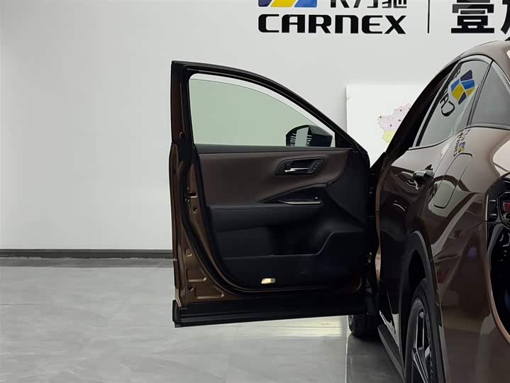 Фото 5 - Toyota Crown SportCross