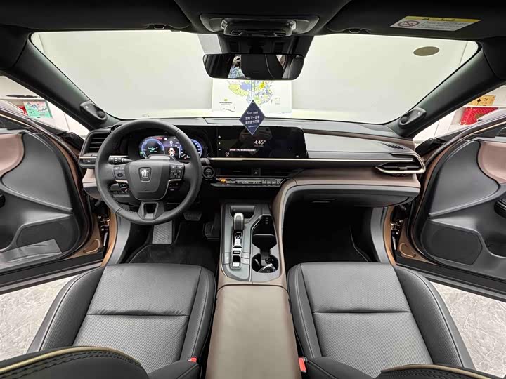 Фото 9 - Toyota Crown SportCross