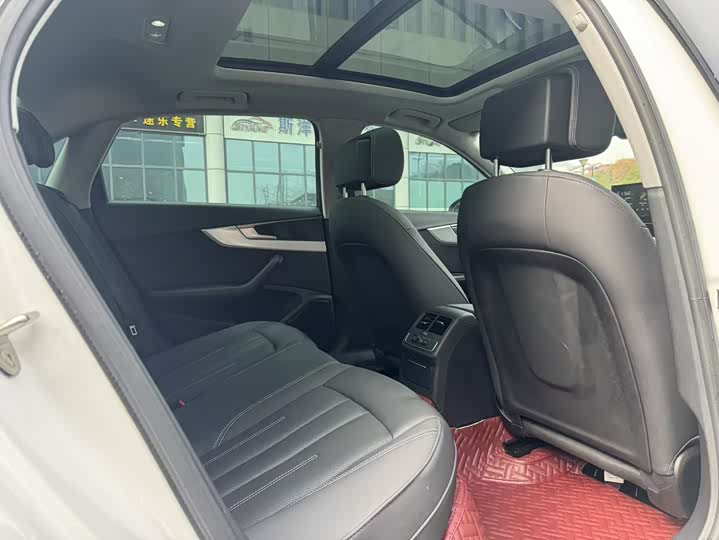 Фото 9 - Audi A4L