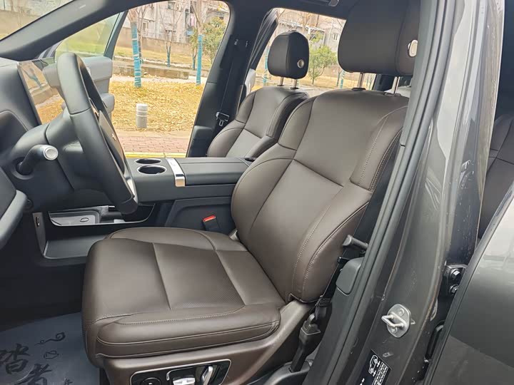 Фото 9 - LiXiang L9