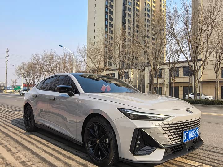 Фото 3 - Changan UNI-V