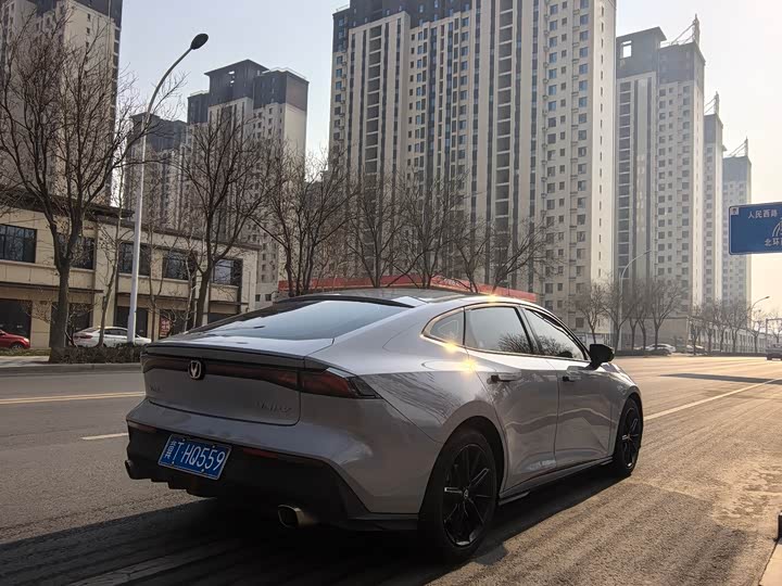 Фото 4 - Changan UNI-V