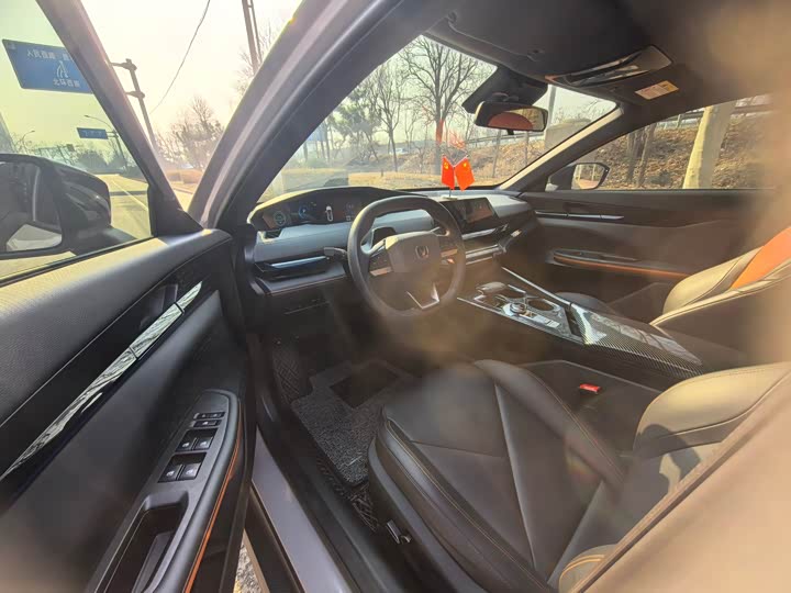 Фото 7 - Changan UNI-V