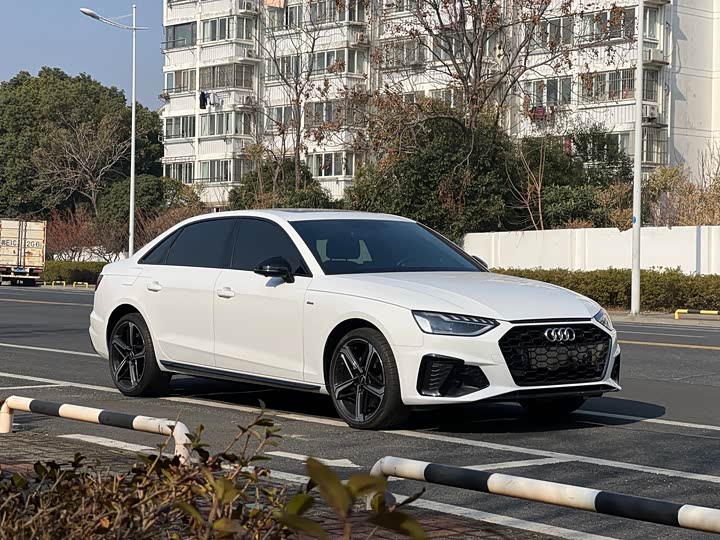 Фото 3 - Audi A4L