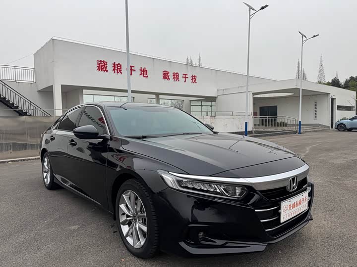 Фото 3 - Honda Accord