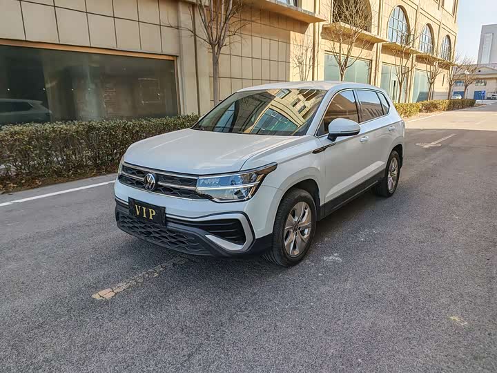 Фото 1 - Volkswagen Tharu