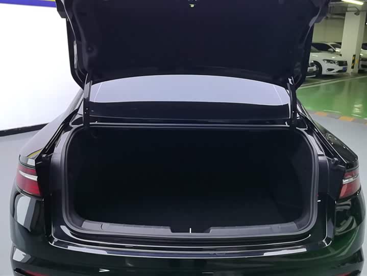 Фото 4 - Geely Preface