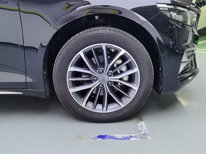 Фото 6 - Geely Preface