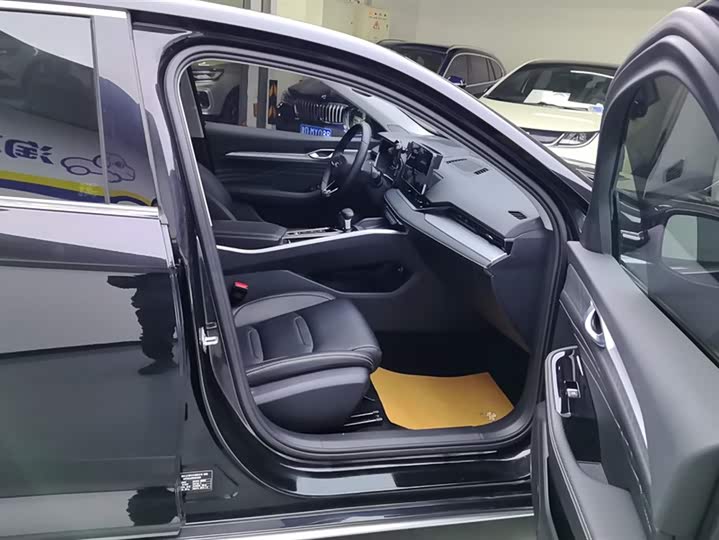 Фото 8 - Geely Preface