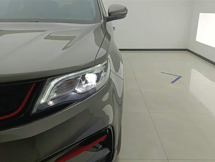 Фото 5 - Geely Atlas