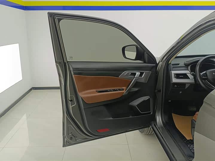 Фото 7 - Geely Atlas