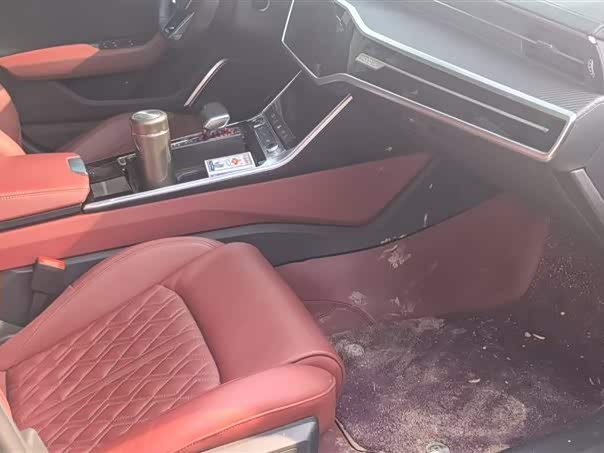 Фото 2 - Audi A7L