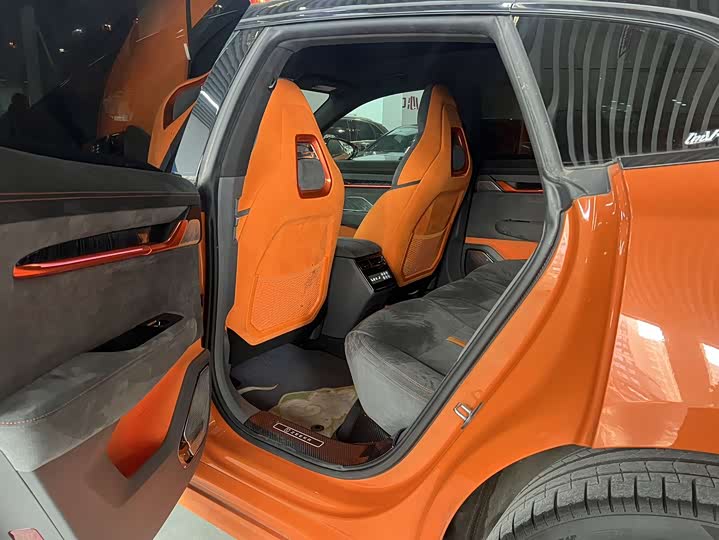 Фото 6 - Zeekr 001