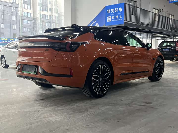 Фото 7 - Zeekr 001