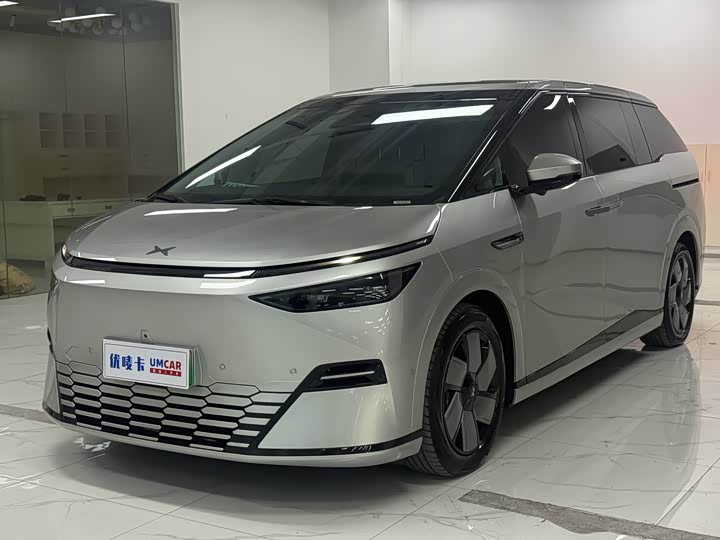 Фото 1 - XPeng X9