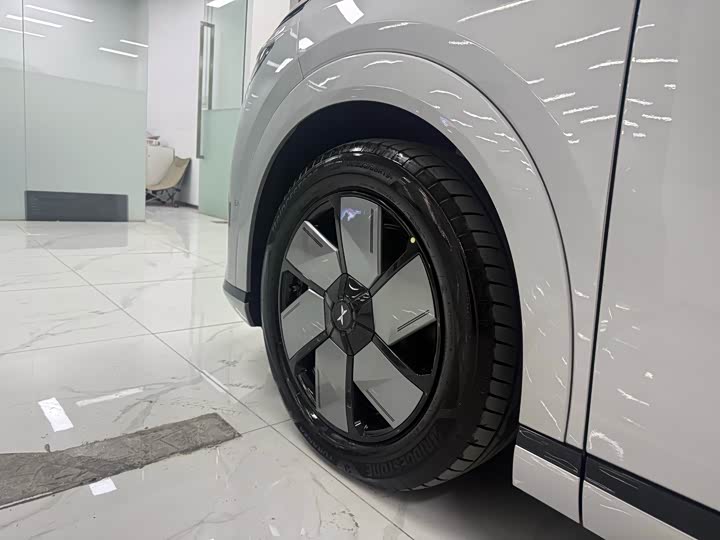 Фото 6 - XPeng X9