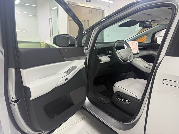 Фото 8 - XPeng X9