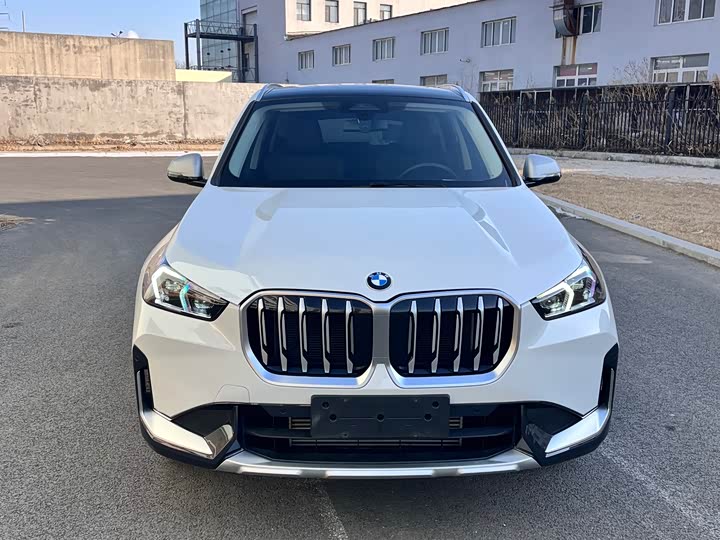 Фото 2 - BMW X1