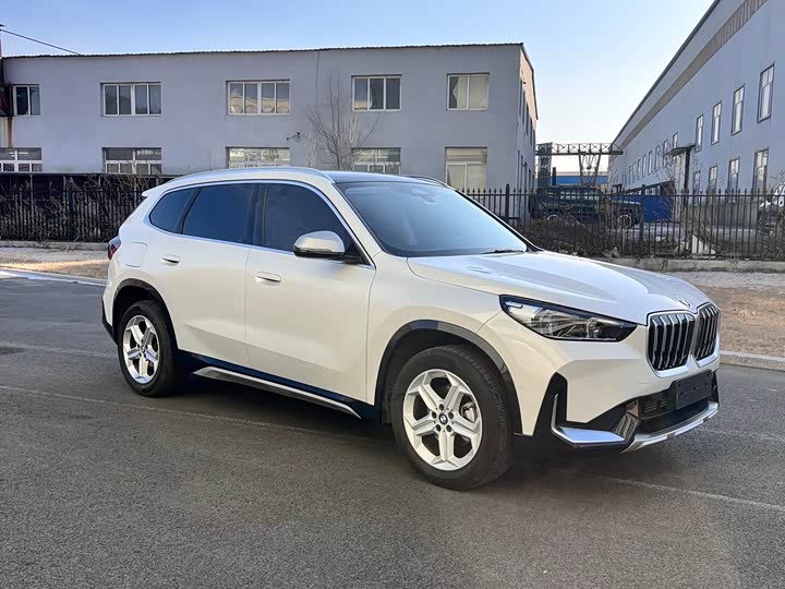Фото 3 - BMW X1