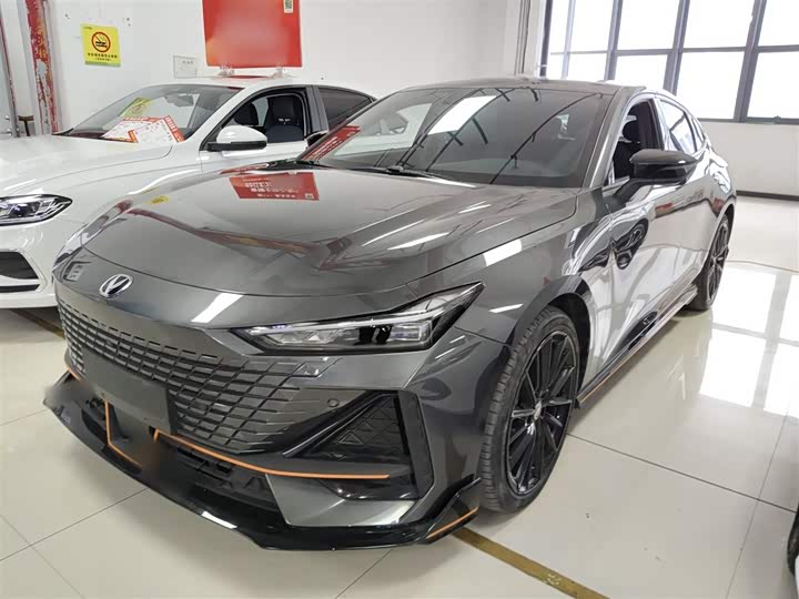 Фото 2 - Changan UNI-V