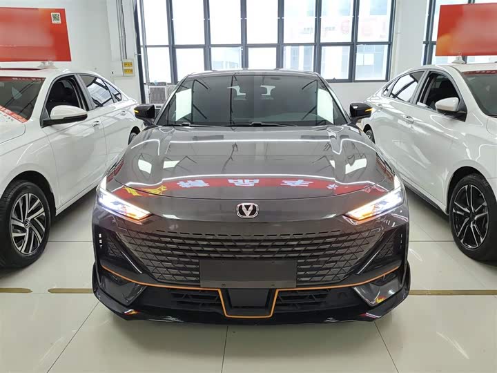 Фото 3 - Changan UNI-V