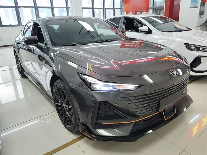 Фото 4 - Changan UNI-V