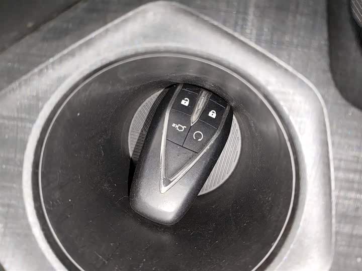 Фото 9 - Changan UNI-V