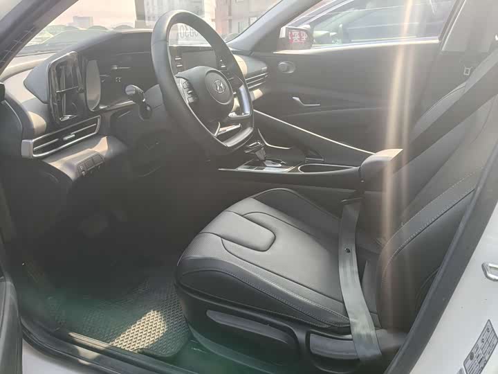 Фото 5 - Hyundai Elantra N line