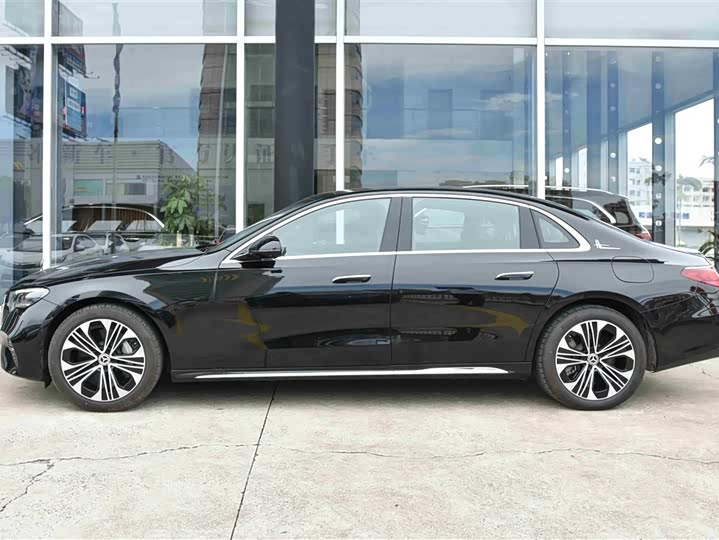 Фото 2 - Mercedes-Benz E-Class Hybrid