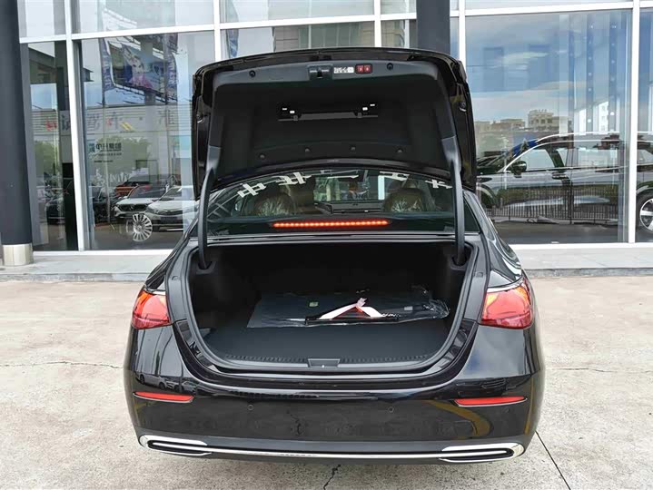 Фото 9 - Mercedes-Benz E-Class Hybrid