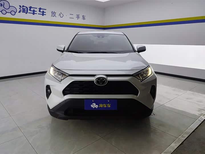 Фото 2 - Toyota RAV4