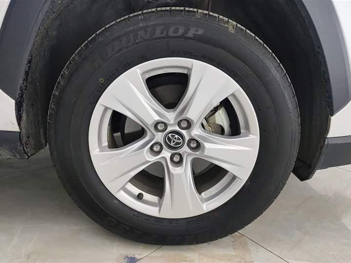 Фото 6 - Toyota RAV4