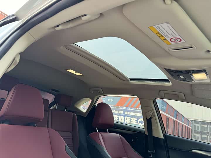 Фото 8 - Lexus NX