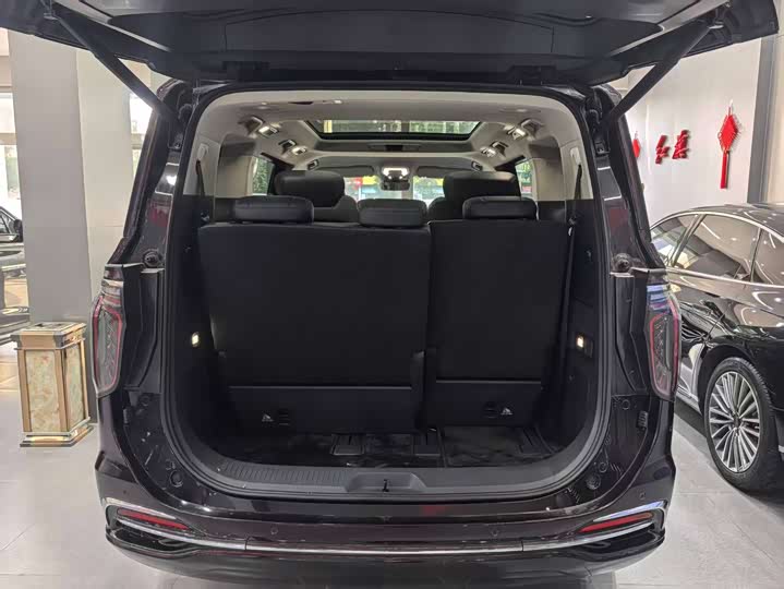 Фото 7 - Hongqi HQ9 Hybrid