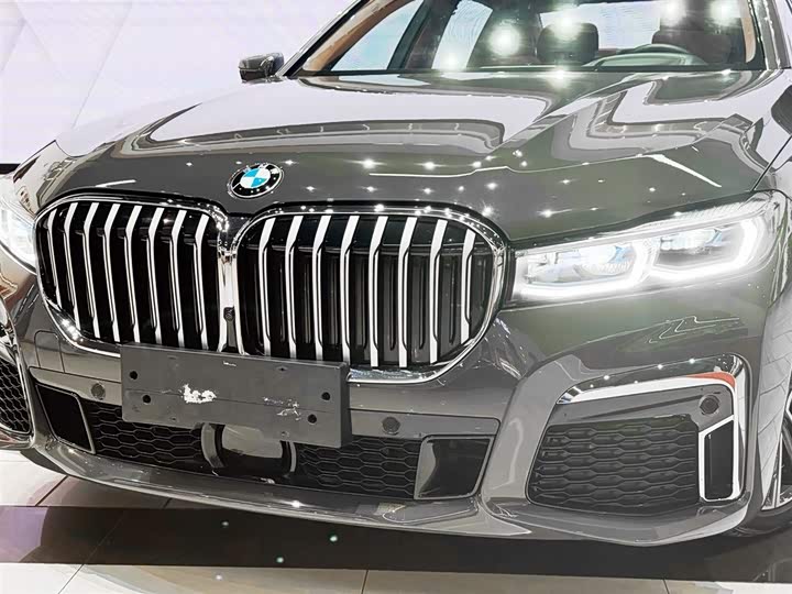 Фото 5 - BMW 7 Series