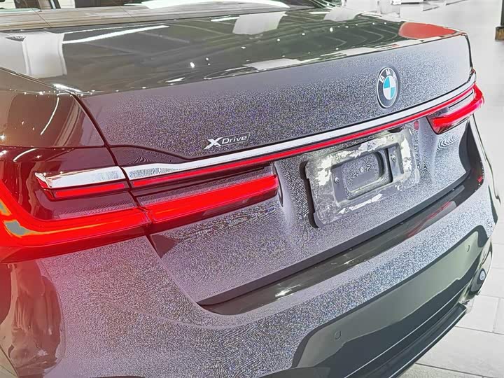 Фото 9 - BMW 7 Series