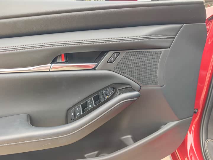 Фото 6 - Mazda 3 (Axela)