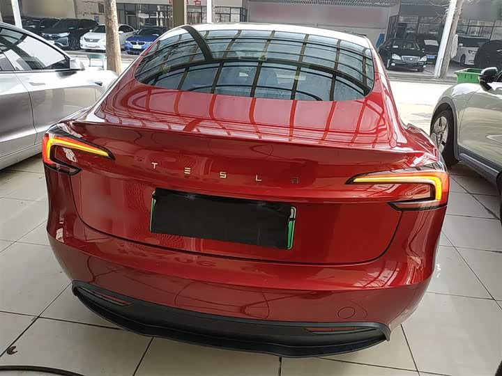 Фото 6 - Tesla Model 3