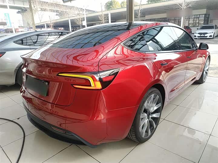 Фото 7 - Tesla Model 3