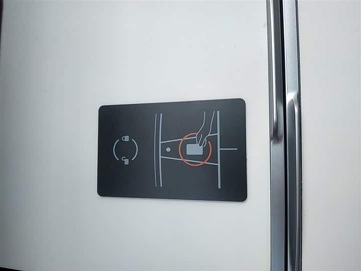 Фото 9 - Tesla Model 3