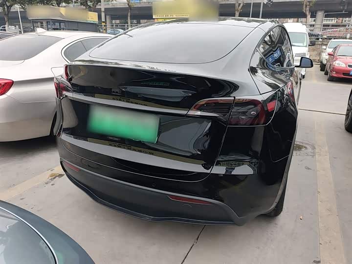 Фото 6 - Tesla Model Y
