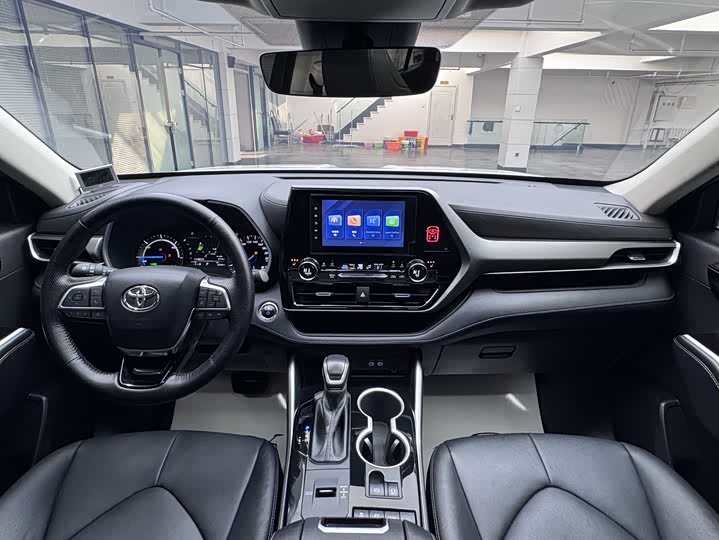 Фото 9 - Toyota Highlander