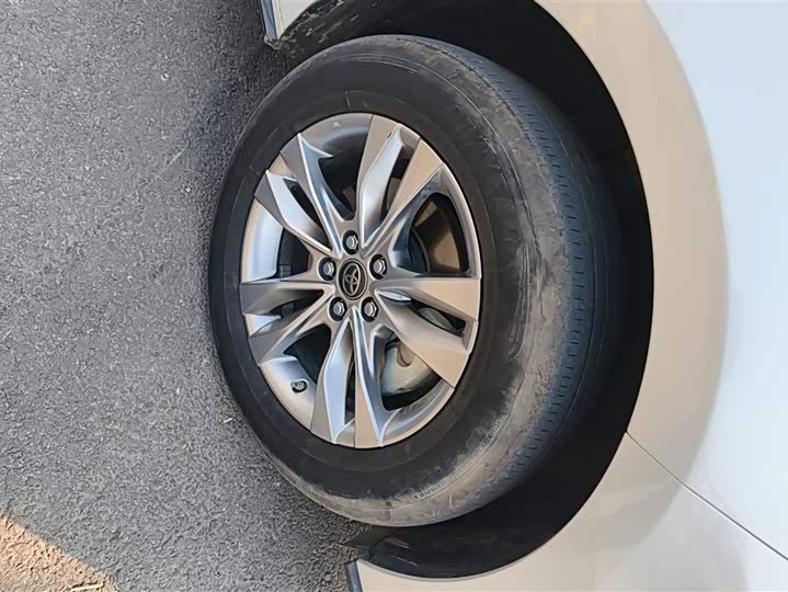 Фото 6 - Toyota Sienna