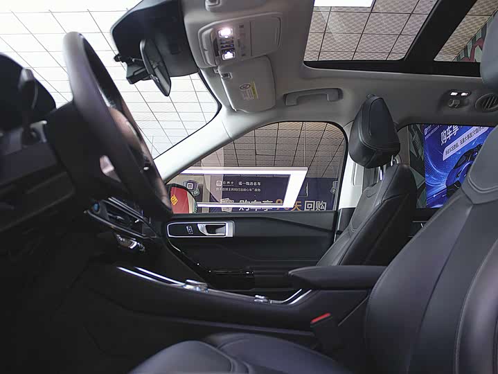 Фото 5 - Ford Explorer