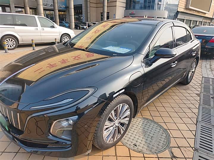 Фото 2 - Hongqi E-QM5