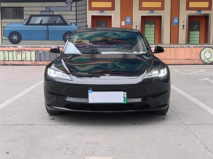 Фото 2 - Tesla Model 3