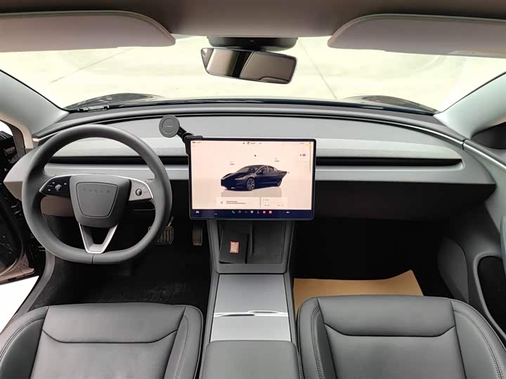 Фото 9 - Tesla Model 3