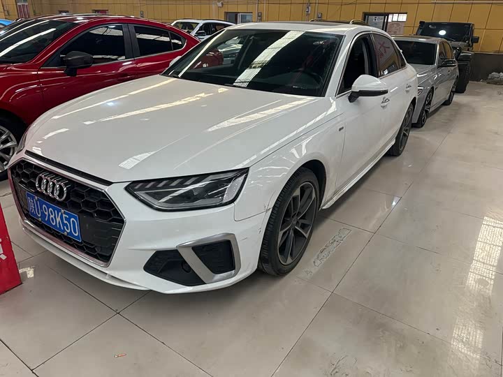 Фото 1 - Audi A4L