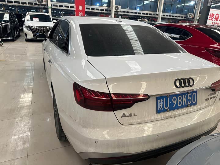 Фото 6 - Audi A4L