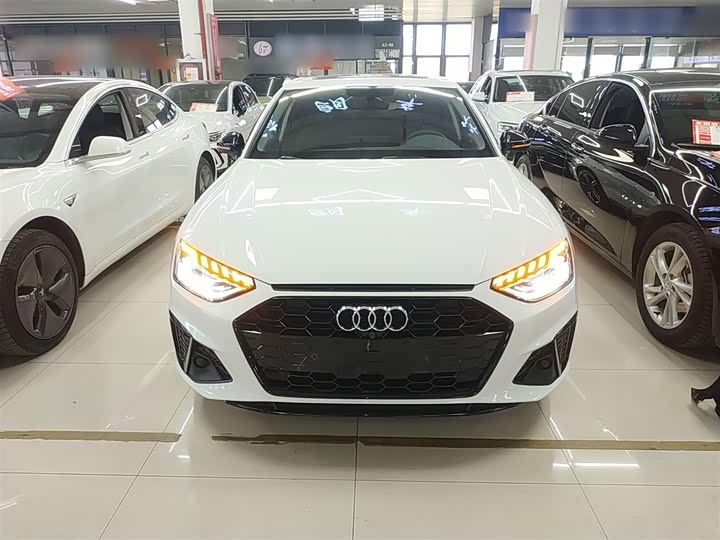 Фото 3 - Audi A4L